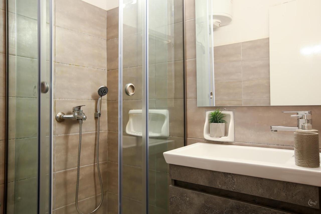 Luxury Apartments Christos Gouvia Bagian luar foto