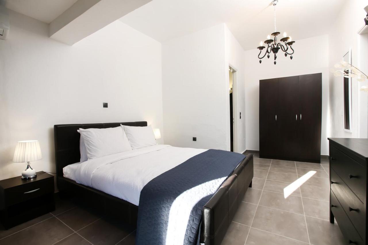 Luxury Apartments Christos Gouvia Bagian luar foto
